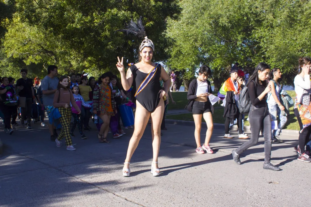 Las mejores fotos de la Marcha del Orgullo Gay en Viedma