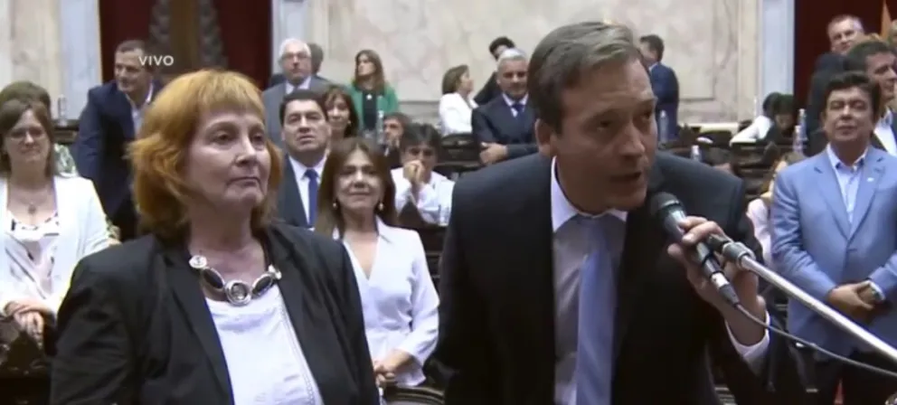 Martín Soria juró por Río Negro y por la memoria de su padre
