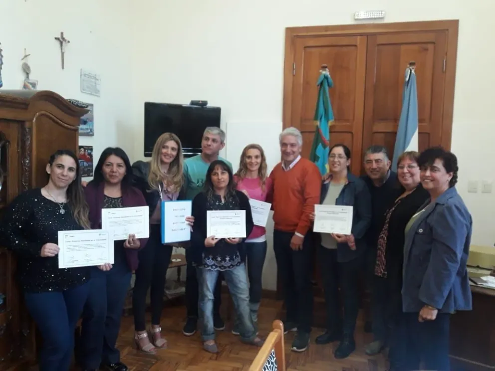 Entrega de certificados a personal de Salud