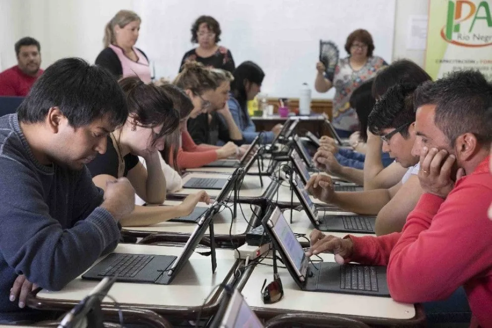 Terminó con éxito el pase a planta de empleados públicos