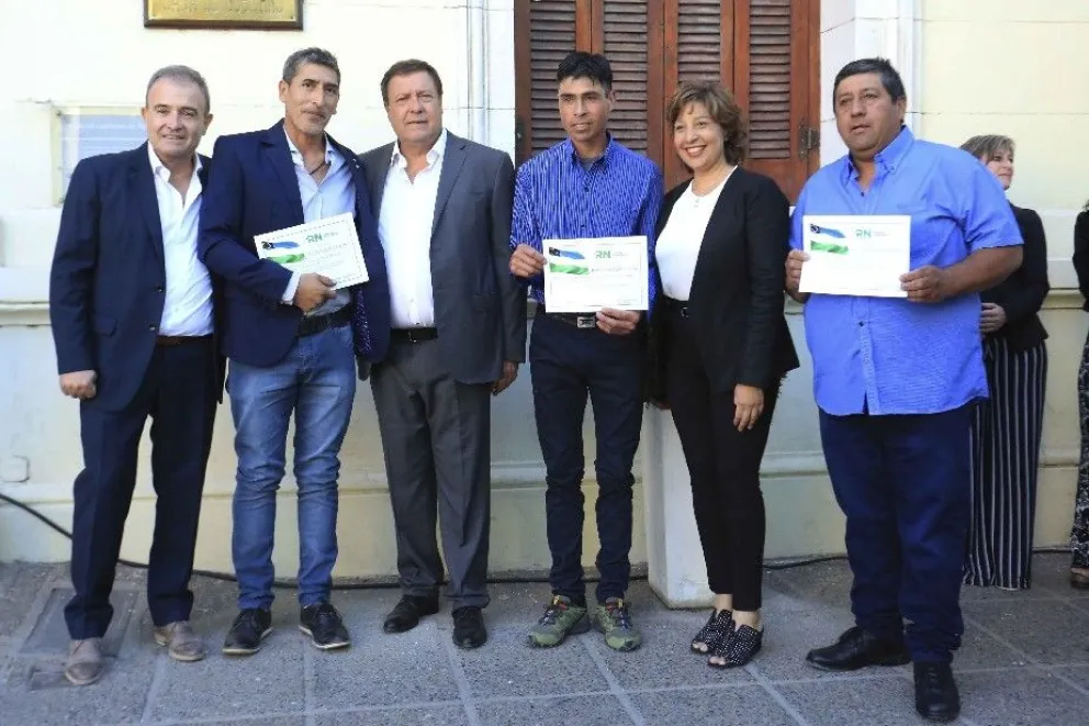 34 Comisionados de Fomento electos recibieron sus certificados