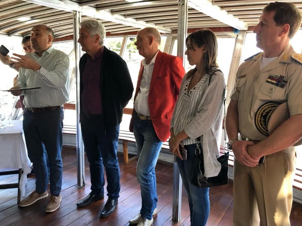 Se presentó el renovado Catamarán Currú Leuvú II