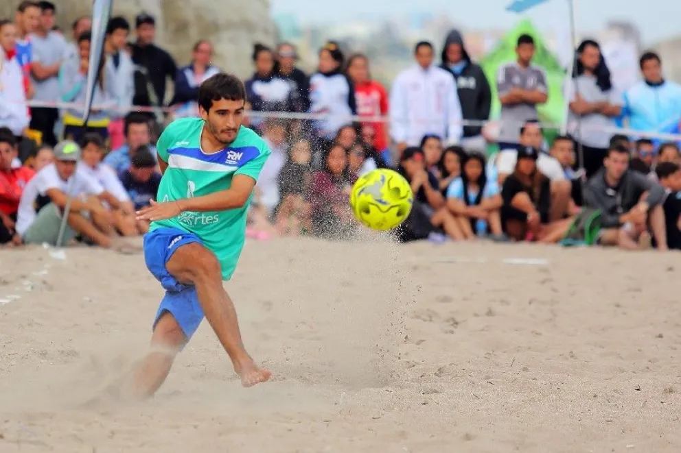 El Cóndor recibe el fútbol playa