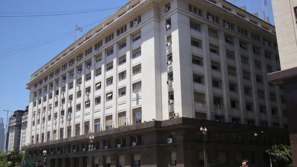 Este lunes comienza la transición en algunos ministerios