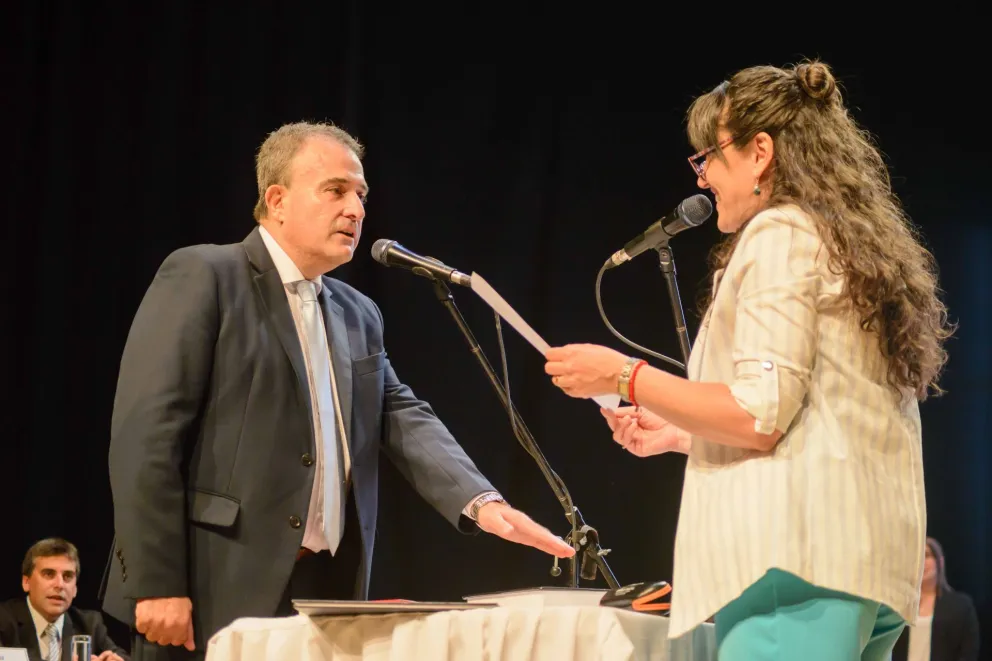 Asumió Pesatti,  criticó el estado de Viedma y adelantó acciones