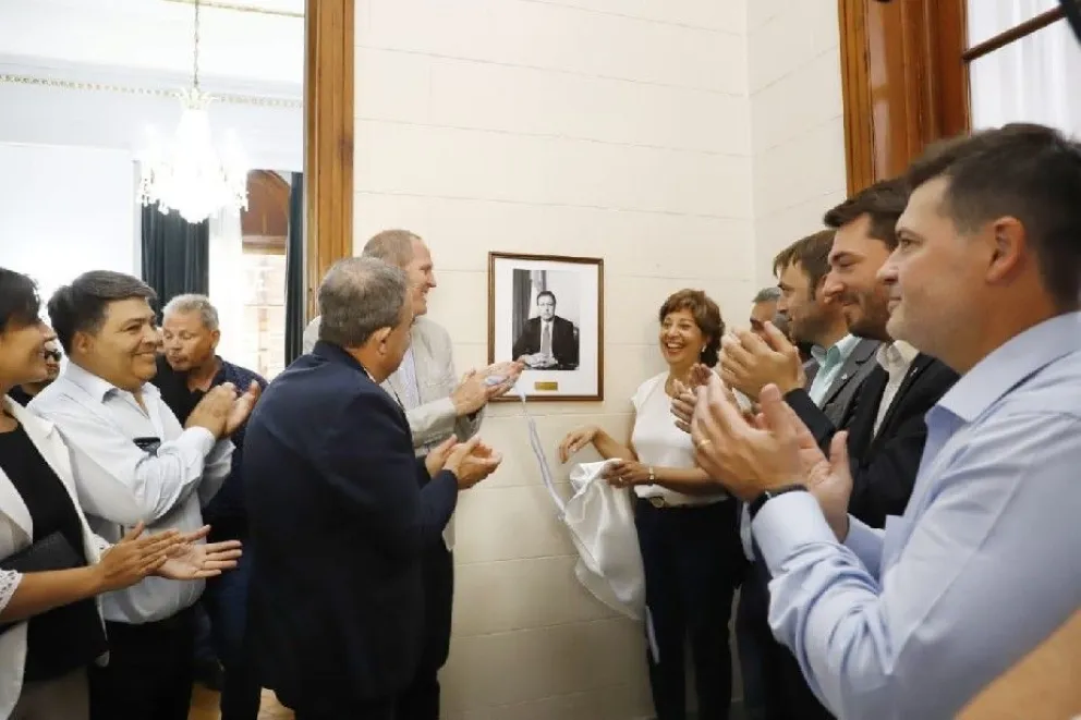 El retrato de Weretilneck está en la Galería de los Gobernadores