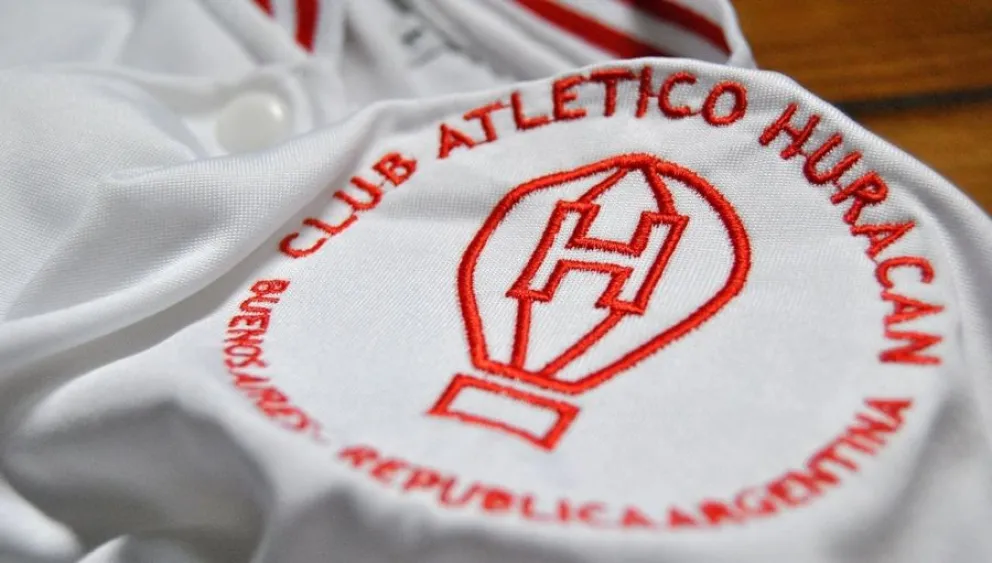 Juveniles de Huracán, acusados de violación