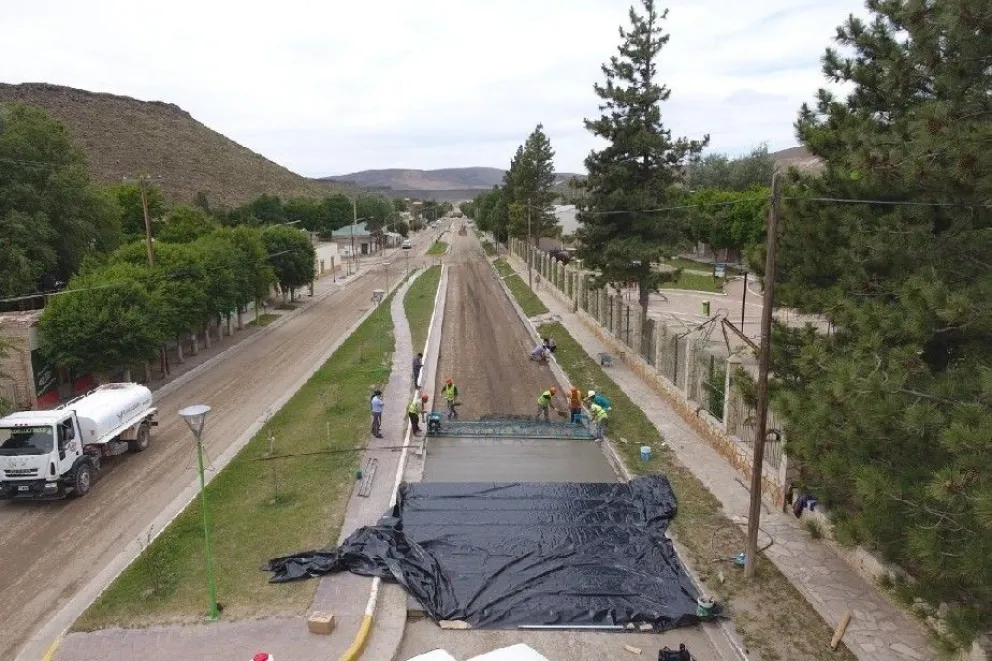 Comallo dejará de ser el único pueblo de la Línea Sur sin asfalto