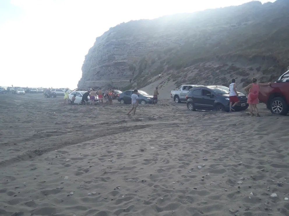 Varios autos se encajaron en El Cóndor