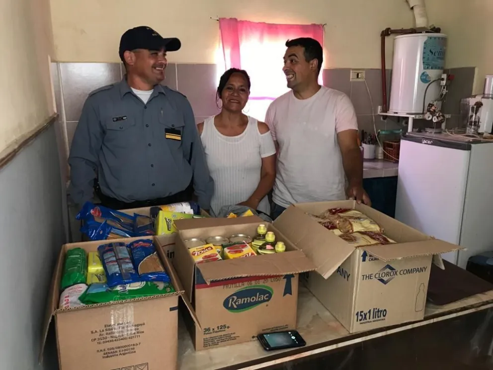 Policías de la Comisaría de Lavalle se pusieron la 10