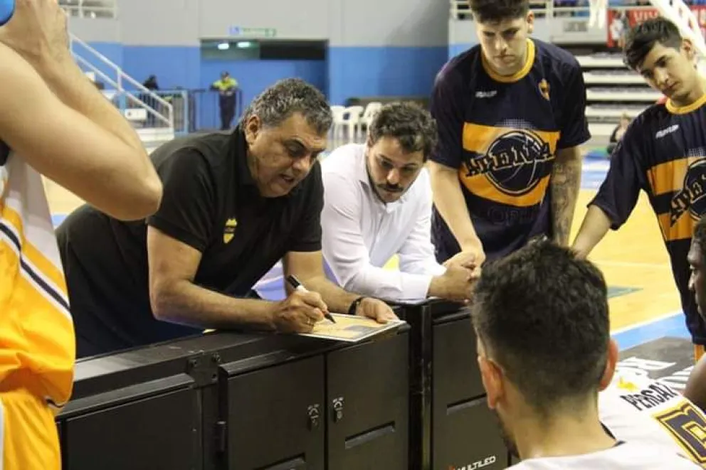 Romano no continúa en Atenas
