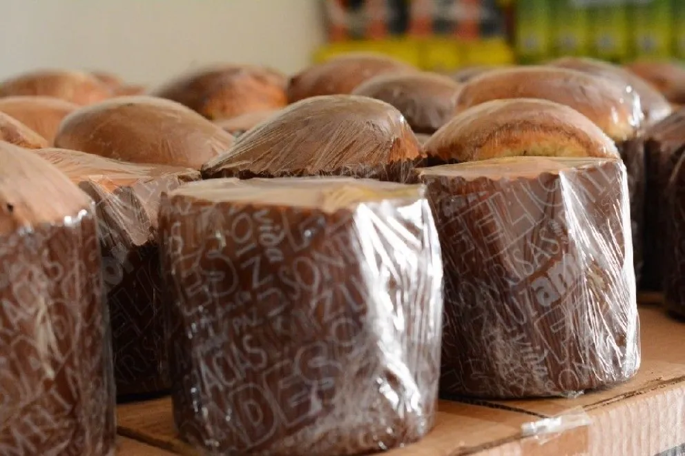 Presos de Viedma elaboraron mil panes dulces