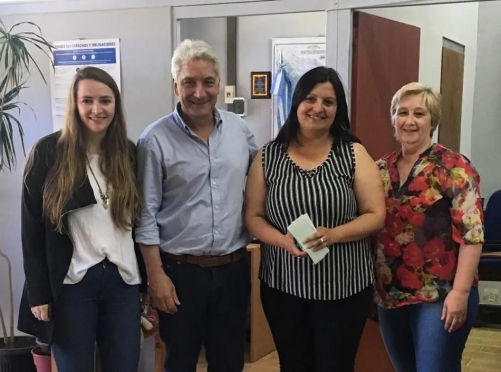 Entrega de subsidio para el CPTE N° 23 de Igarzábal