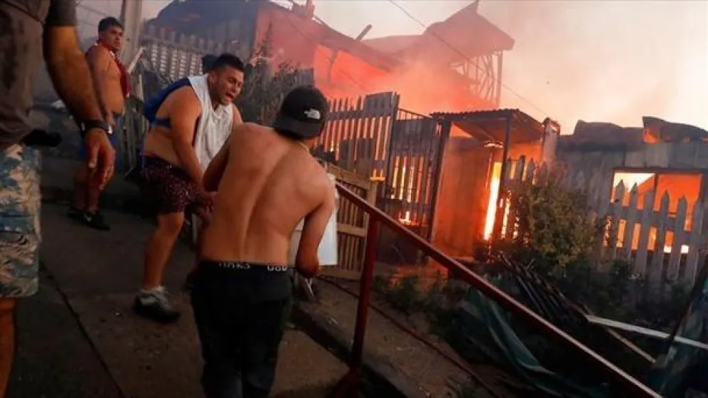 Valparaíso: un incendio destruyó más de 100 casas en Nochebuena