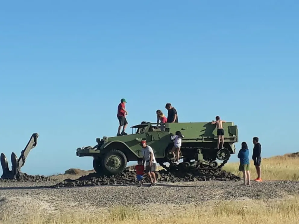 Volvieron a pisotear monumentos del Memorial de Malvinas