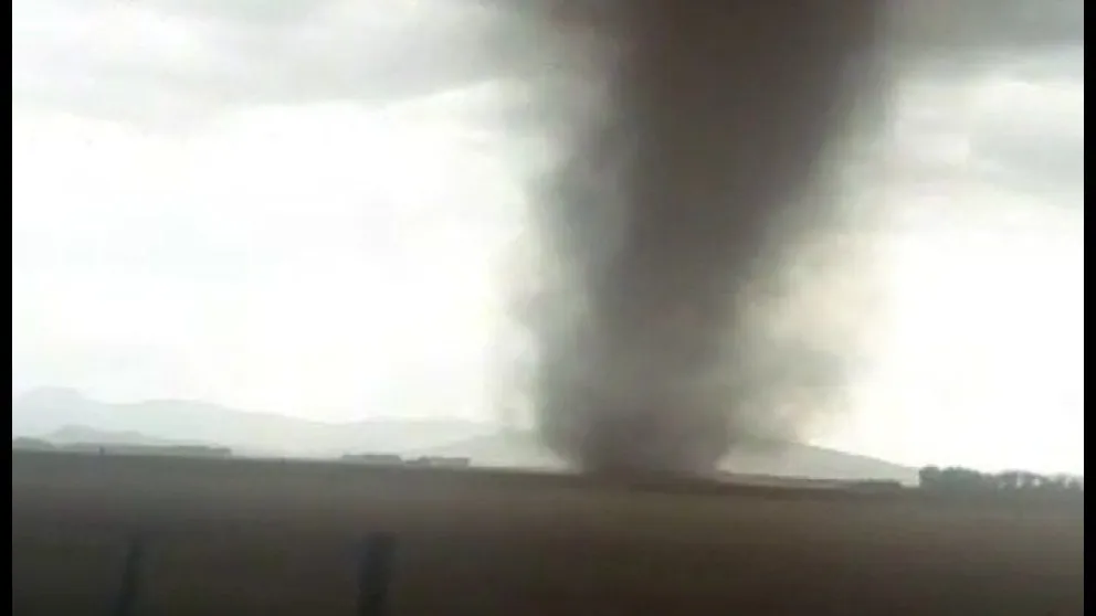 Video: filmaron un tornado a unos 50 kilómetros de Bahía Blanca