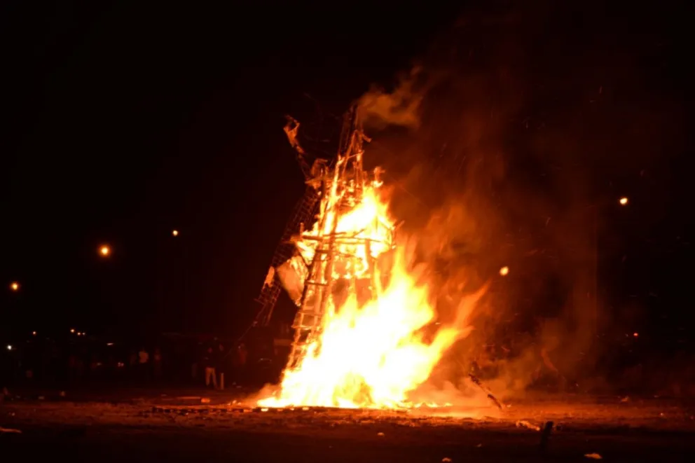 Festiva quema del muñeco, para despedir el 2019 y recibir el 2020