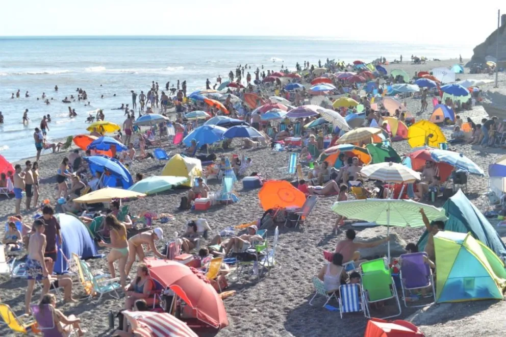 La Lobería se colmó de visitas en el día más cálido de la semana