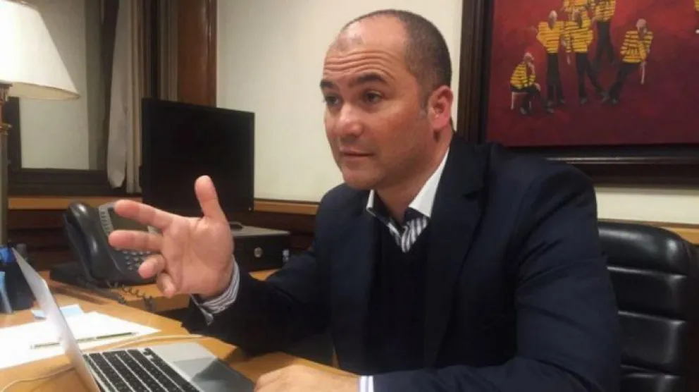 Proponen congelar los sueldos políticos como medida solidaria