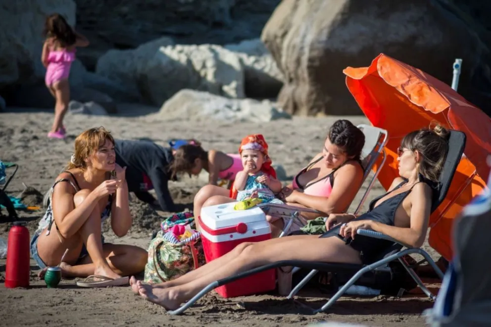 Veraneantes disfrutaron de la playa más bonita