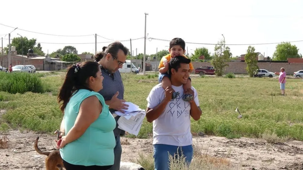 60 familias conocieron su terreno