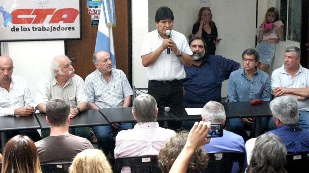 Evo Morales visitó la CTA y convocó a un acto