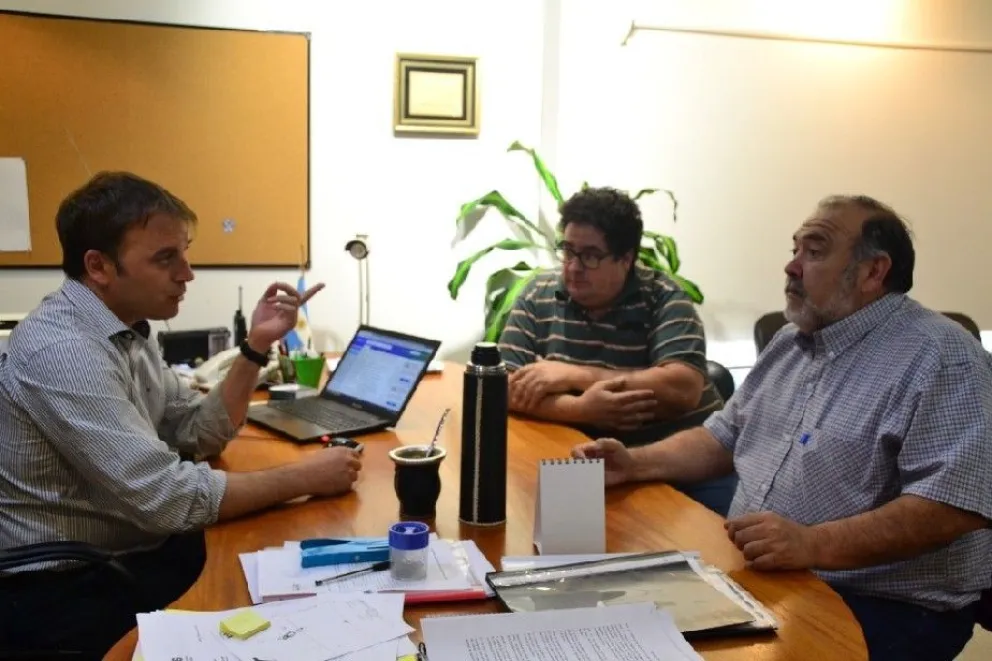 Gobierno y Federación de Bomberos en una mesa conjunta