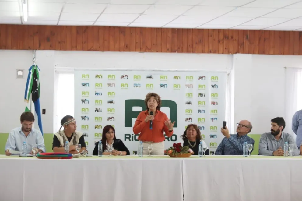Di Giácomo valoró diálogo entre Provincia y pueblos originarios