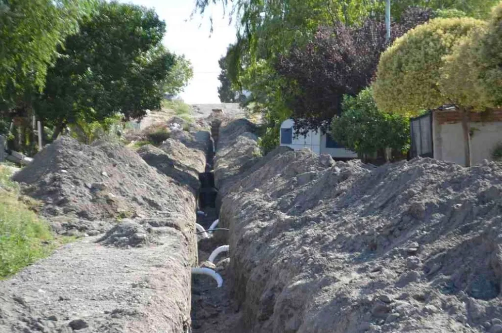 Avanza la obra de cloacas en el barrio Ceferino de Patagones