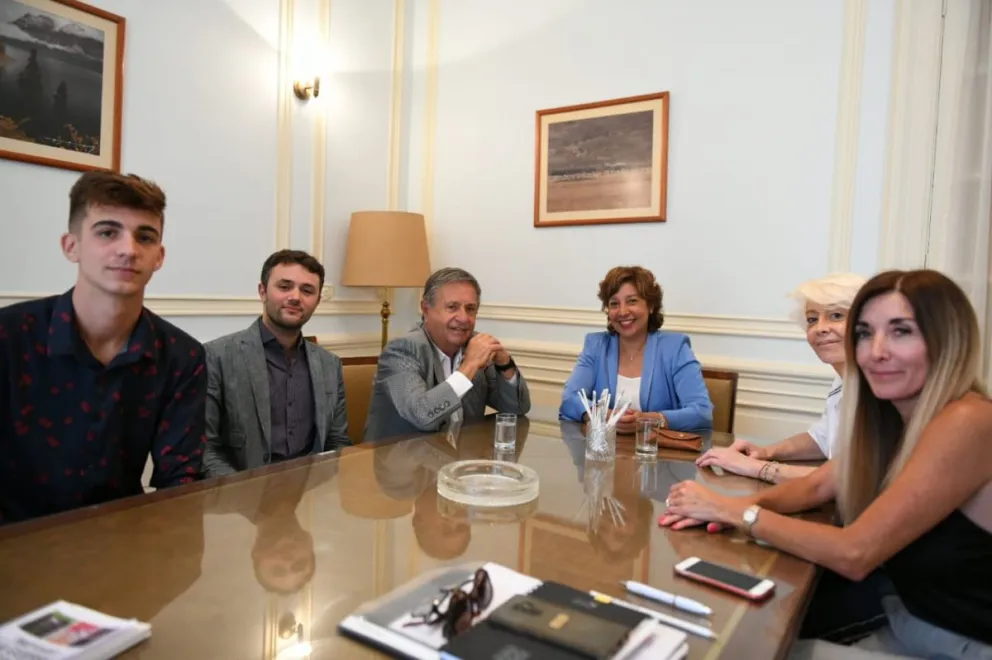 Carreras se reunió con Duhalde por el acceso a la tierra