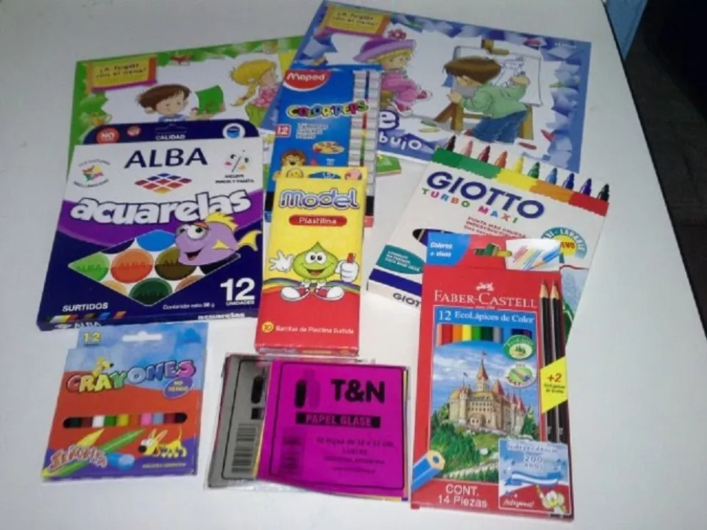 Apel inscribe por útiles escolares