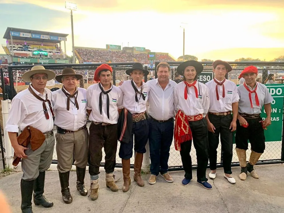 Weretilneck acompañó a los jinetes rionegrinos en Jesús María