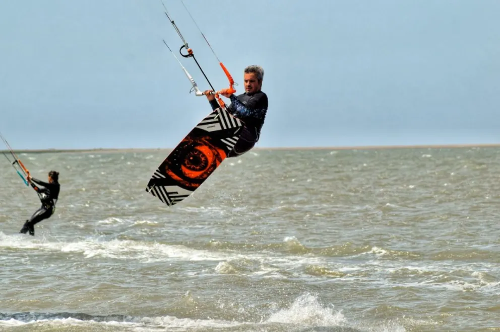 Exitoso primer encuentro de kite en San Blas