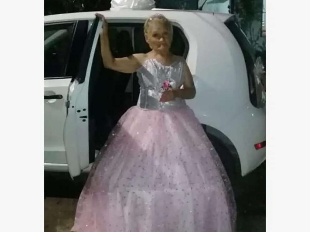 Una abuela cumplió su sueño de tener una fiesta de 15