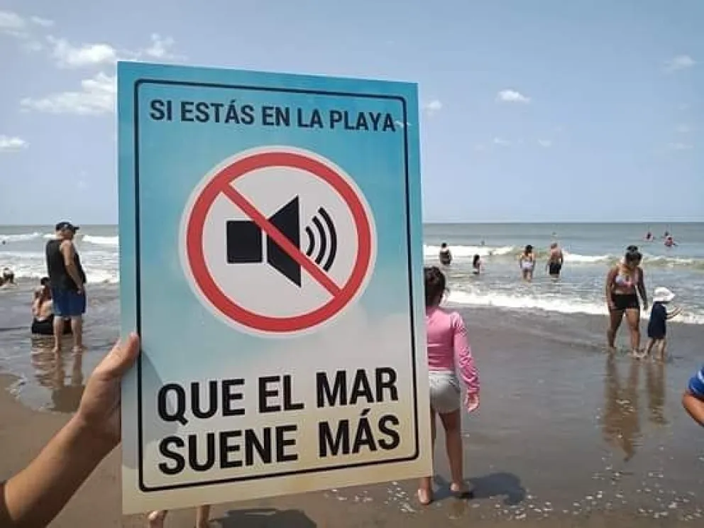 Promueven campaña para que no haya parlantes en las playas
