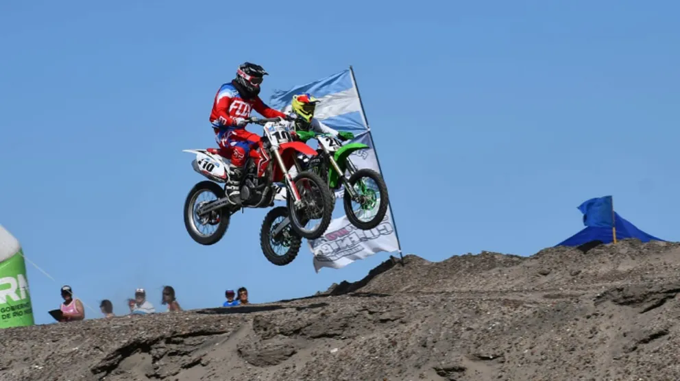 Buen paso del Súper Enduro por El Cóndor