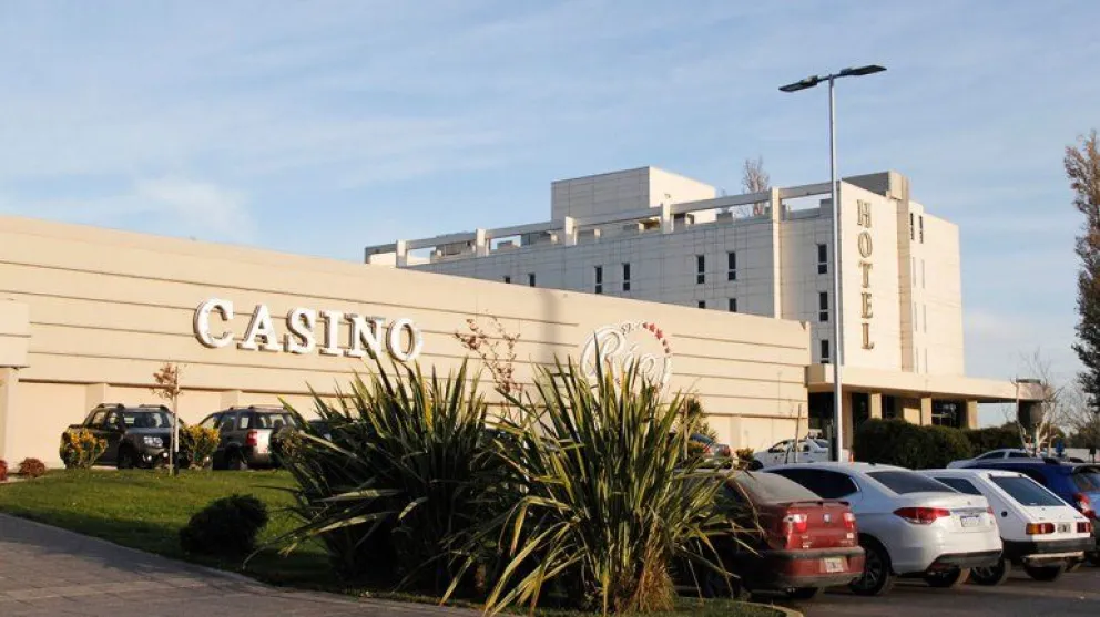 Le prohíben entrar al casino por no pagar la cuota alimentaria