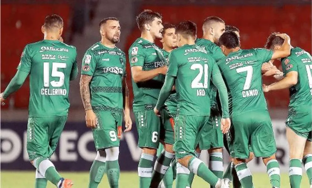 Se quedó en la puerta del ascenso