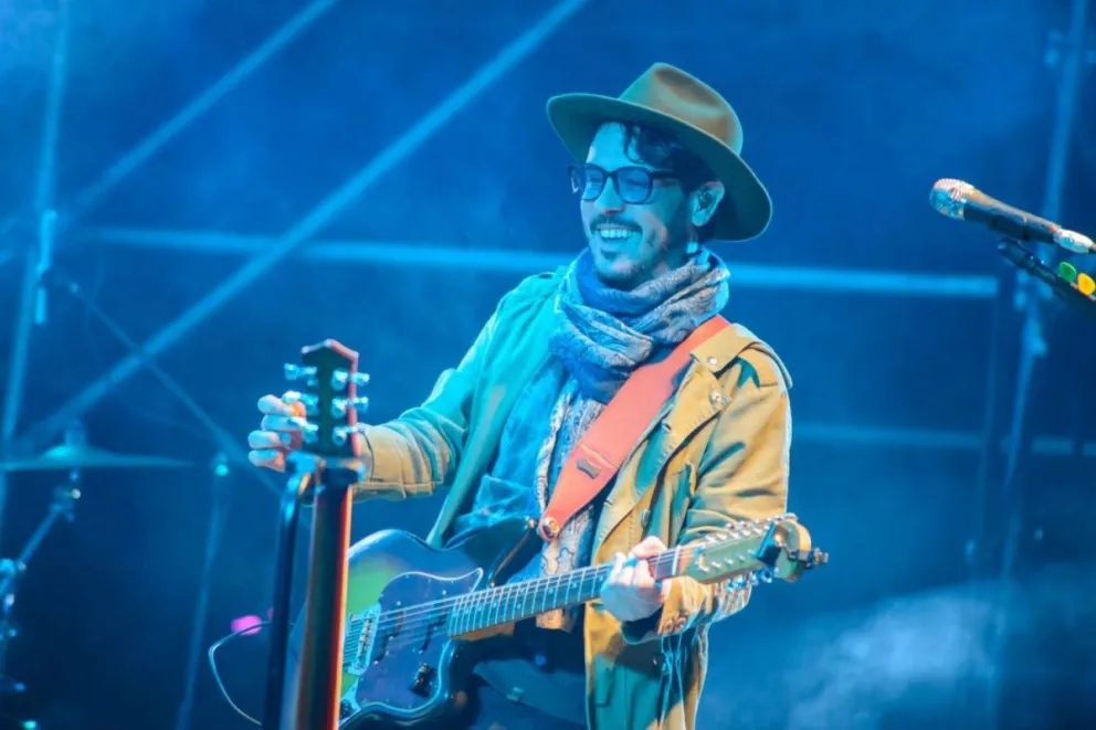 Lisandro Aristimuño a casa llena en la Fiesta del Mar y el Acampante