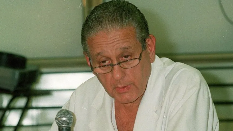 Piden que haya un billete de 2 mil con la imagen de Favaloro