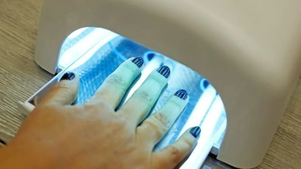 La ANMAT prohibió tres esmaltes para uñas que se venden por Internet