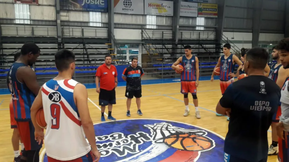 Deportivo Viedma visita a Villa Mitre