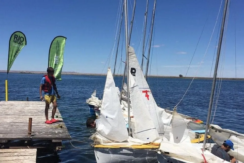Una jornada para navegar el Lago Pellegrini