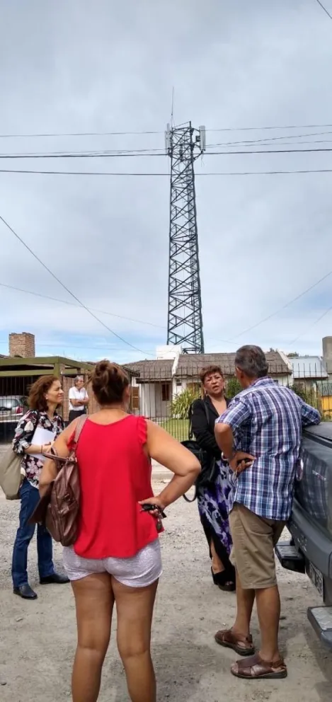 Vecinos alarmados por trabajos en antena de telefonía
