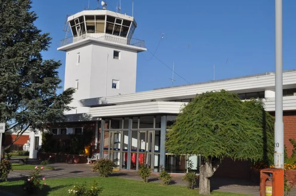 Gestionan la reanudación de loa vuelos Viedma Bariloche