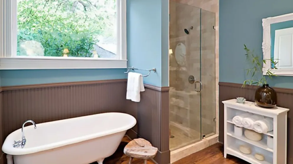 Bañeras diferentes y duchas en colores