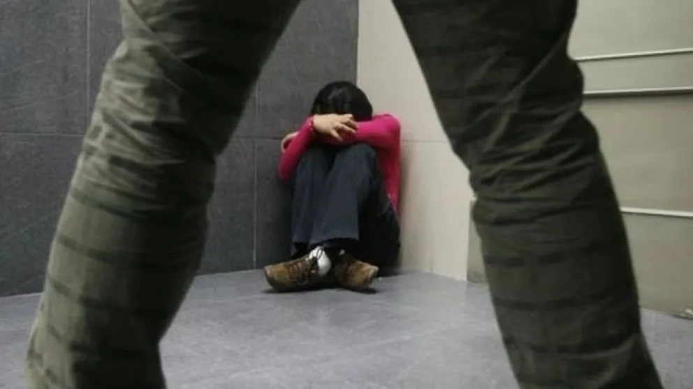 Amenazó a su ex con una pistola y la violó: quedó detenido