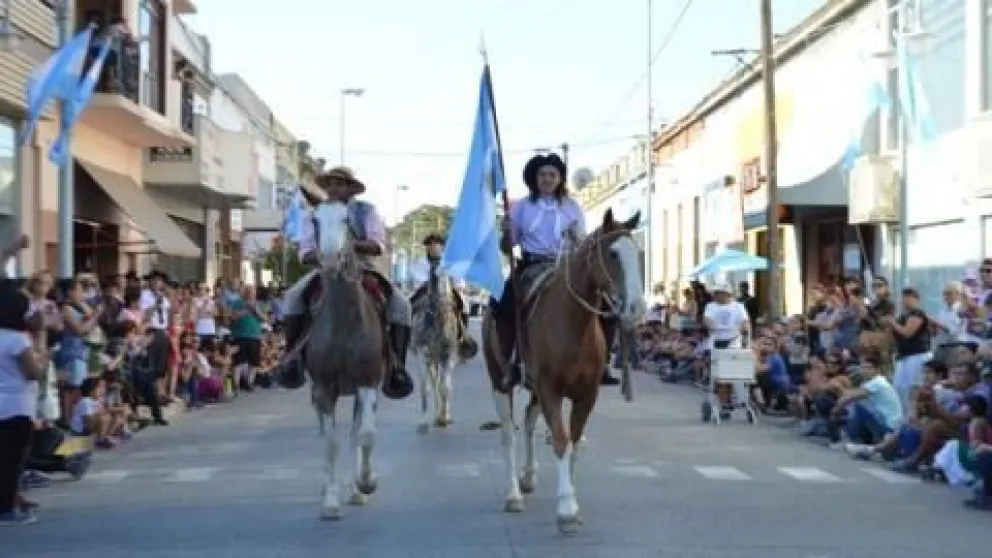 Continúan las inscripciones para el desfile cívico-militar del 7 de Marzo