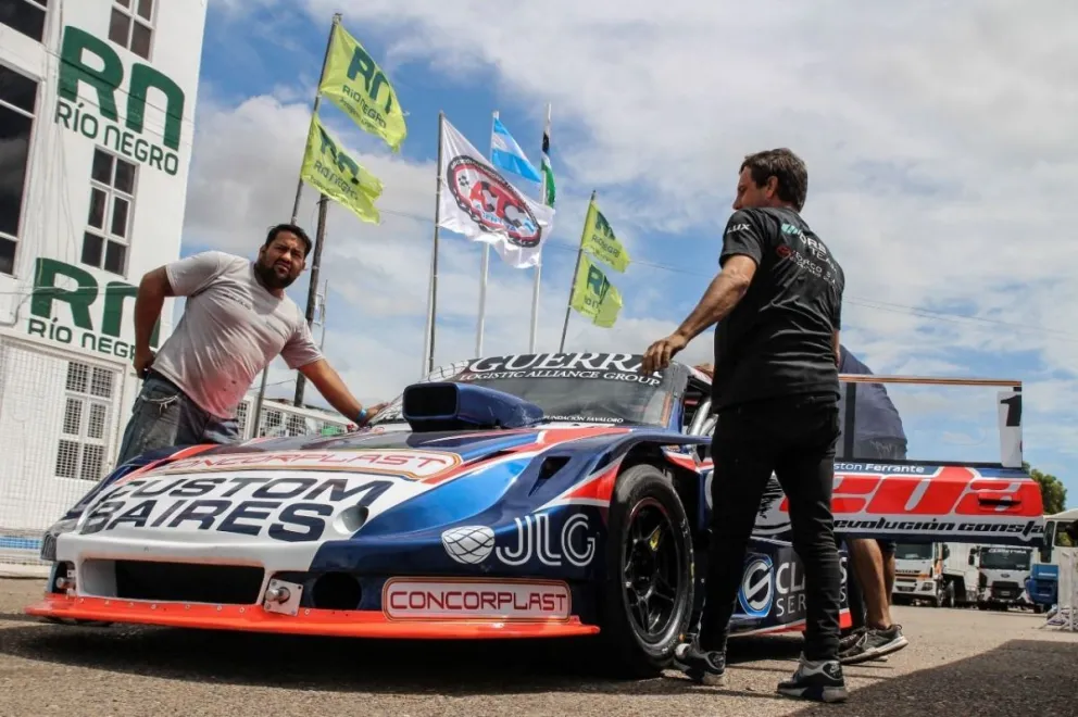 Los primeros movimientos en el autódromo