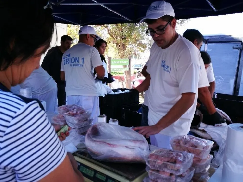 "El 19 comé pescado" llegará a Playas Doradas y El Bolsón